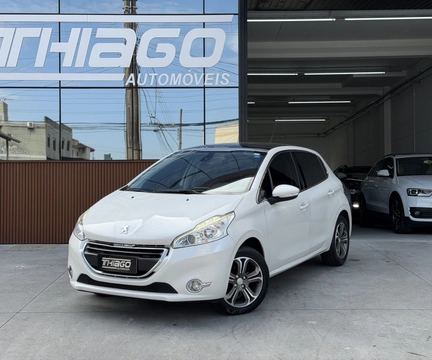 Peugeot 208 2015 Branco — foto 1 de 3