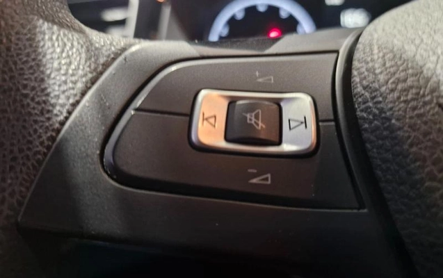 imagem-https://www.socarrao.com.br/sc-vehicle-images-prod/3755232/1790001569392-8447013_15_B_89cfb5c163.jpeg