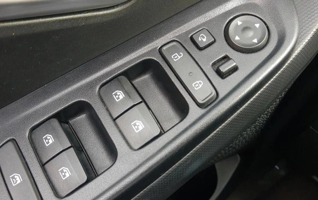 imagem-https://www.socarrao.com.br/sc-vehicle-images-prod/37553/1786133919726-7177312_15_B_ddca6aacd7.jpeg