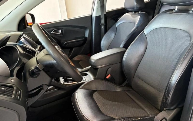 imagem-https://www.socarrao.com.br/sc-vehicle-images-prod/3755607/1789056709842-7939331_13_B_4b9fe52b85.jpeg