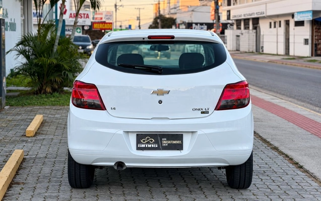 imagem-https://www.socarrao.com.br/sc-vehicle-images-prod/3755759/1789057121629-gb-d8aca63.jpeg