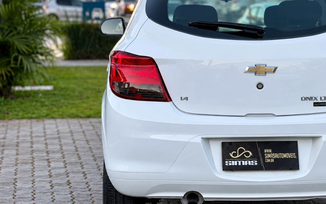 imagem-https://www.socarrao.com.br/sc-vehicle-images-prod/3755759/1789057121639-gb-7b5f875.jpeg