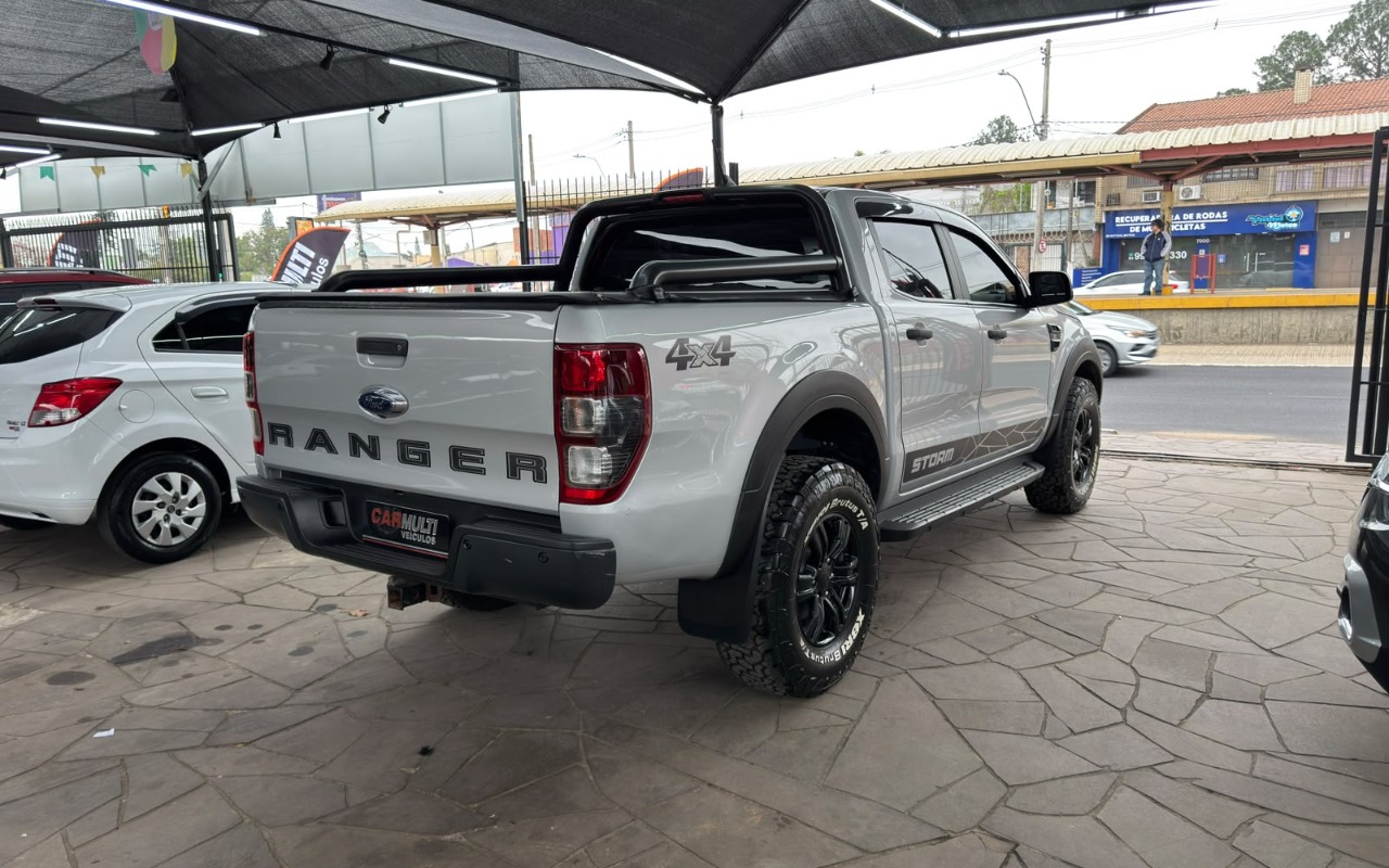 imagem-https://www.socarrao.com.br/sc-vehicle-images-prod/3755992/1789057398673-V2hhdHNBcHAgSW1hZ2UgMjAyNi0wOS0xMCBhdCAxMi4wNi4yNCAoMykuanBlZw.jpeg