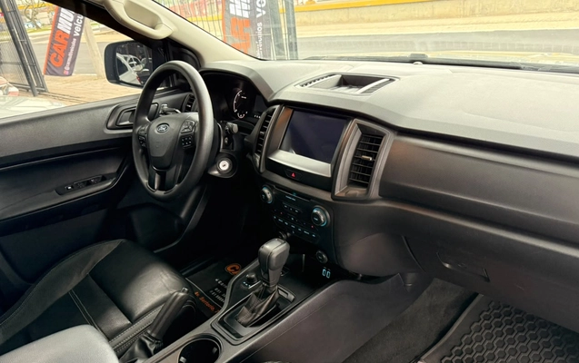 imagem-https://www.socarrao.com.br/sc-vehicle-images-prod/3755992/1789057398805-V2hhdHNBcHAgSW1hZ2UgMjAyNi0wOS0xMCBhdCAxMi4wNi4yNSAoMikuanBlZw.jpeg