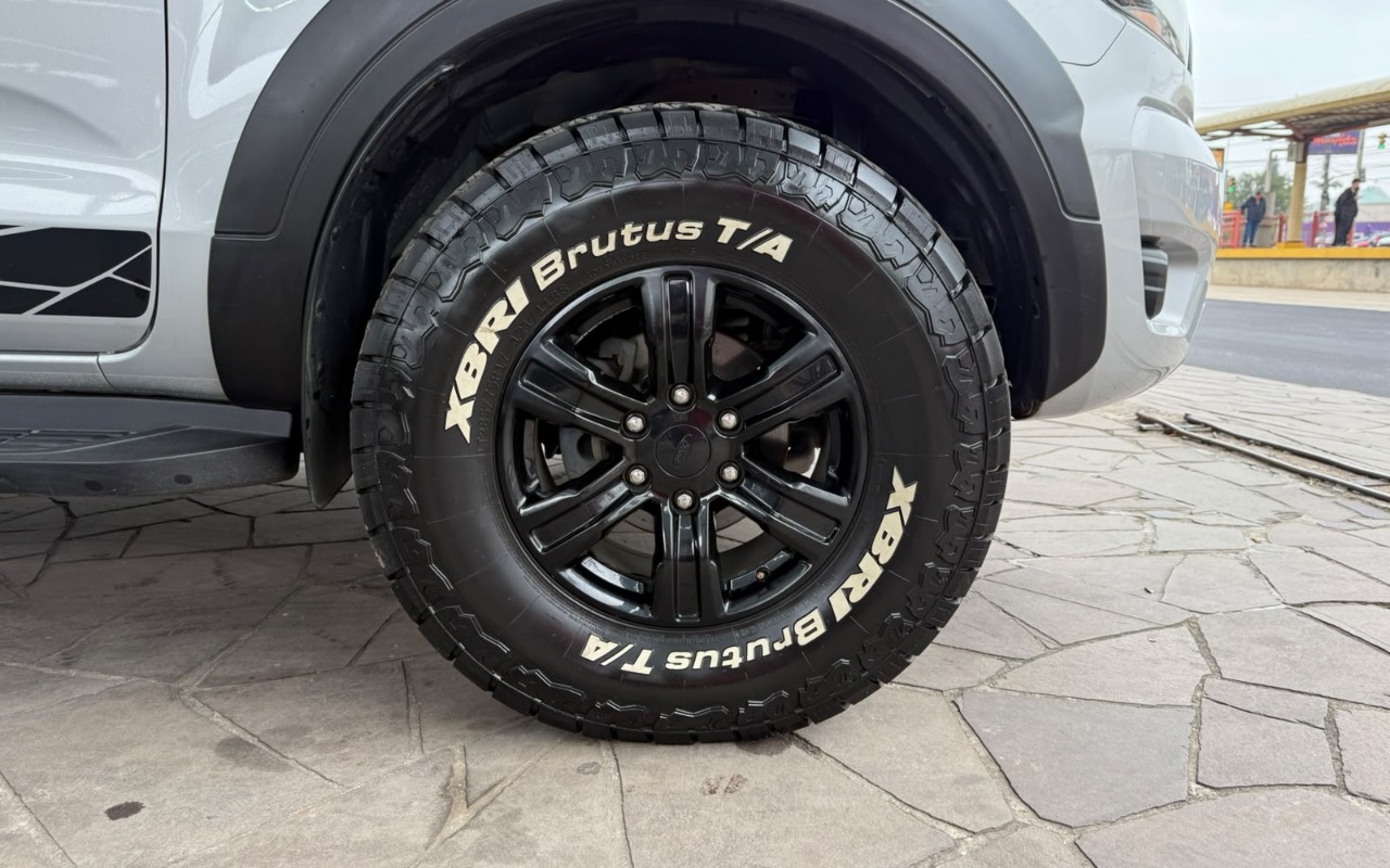imagem-https://www.socarrao.com.br/sc-vehicle-images-prod/3755992/1789057399282-V2hhdHNBcHAgSW1hZ2UgMjAyNi0wOS0xMCBhdCAxMi4wNi4yNSAoNCkuanBlZw.jpeg