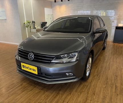 Volkswagen Jetta 2018 Cinza — foto 1 de 3