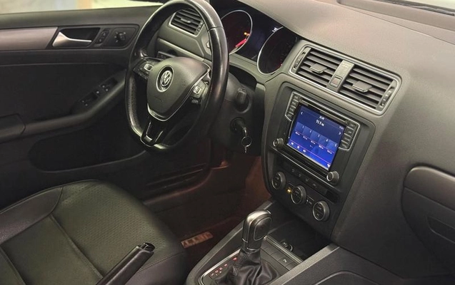 imagem-https://www.socarrao.com.br/sc-vehicle-images-prod/3756135/1789571819243-8308870_8_B_0d1554f461.jpeg