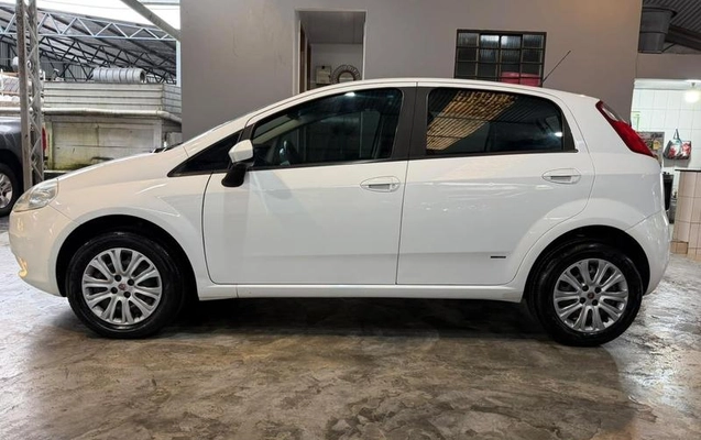 imagem-https://www.socarrao.com.br/sc-vehicle-images-prod/3756273/1789130491707-8447152_7_B_3581ccf504.jpeg