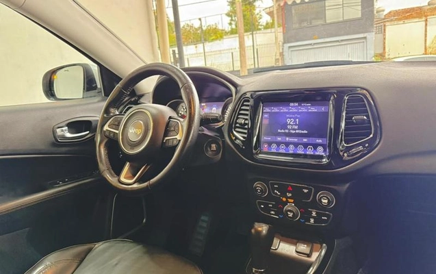 imagem-https://www.socarrao.com.br/sc-vehicle-images-prod/3756441/1789060469845-8429953_2_B_1e1b54320f.jpeg