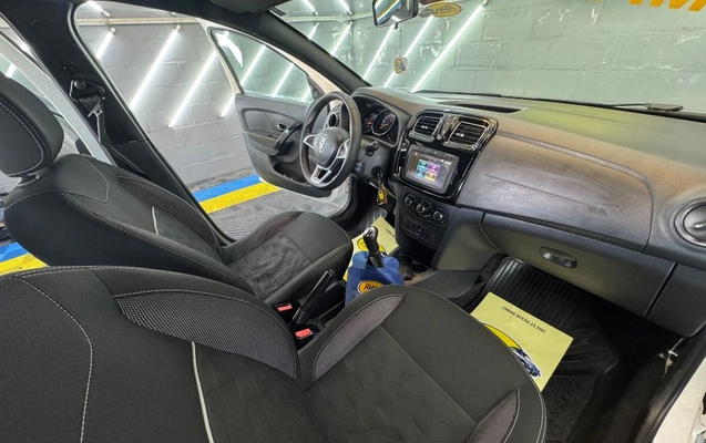 imagem-https://www.socarrao.com.br/sc-vehicle-images-prod/3756696/1789233189263-gb-017f0dd.jpeg