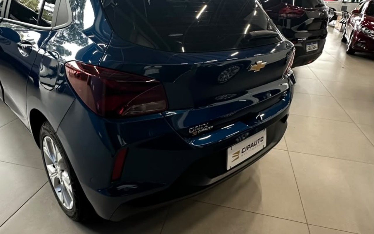 imagem-https://www.socarrao.com.br/sc-vehicle-images-prod/3757309/1789061381829-MjMxZTA1OGYtOGE5MS00MTFkLWFhZmMtMWQ3NmYyOTMwMTAzLmpwZw.jpg