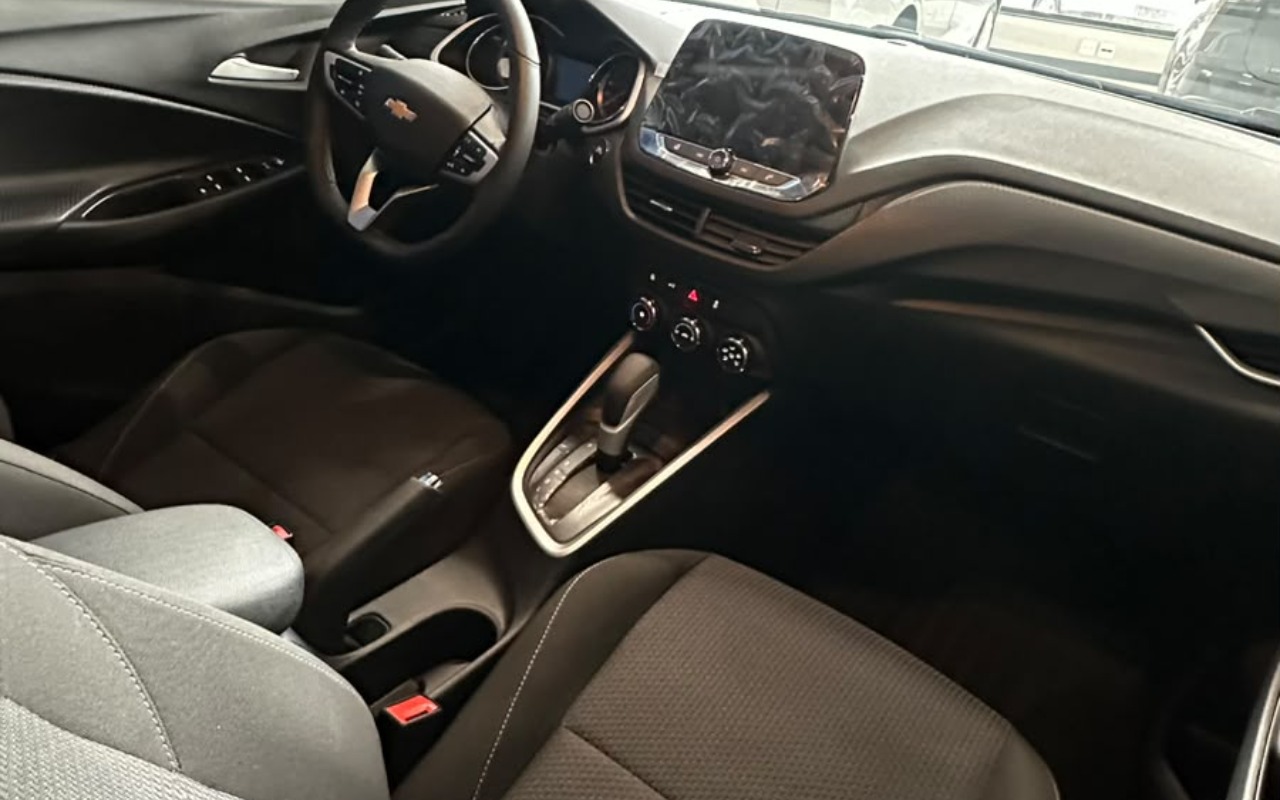 imagem-https://www.socarrao.com.br/sc-vehicle-images-prod/3757309/1789061382410-NDUxOWYxZjAtOWUxZC00ZWJkLWE1ZGEtNWU2ZmM2OGQ2MDBlLmpwZw.jpg