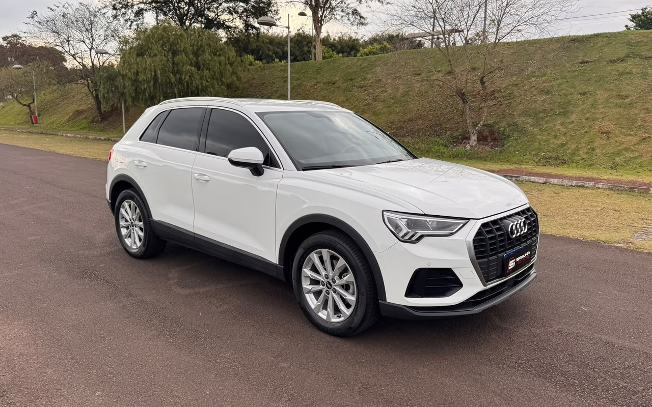 Audi Q3 2021 Branco — foto 1 de 3