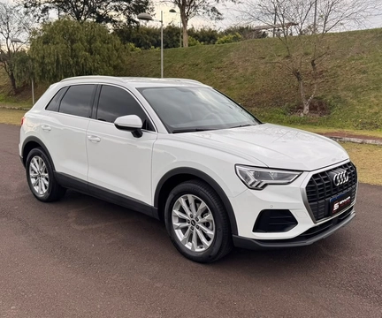 Audi Q3 2021 Branco — foto 1 de 3
