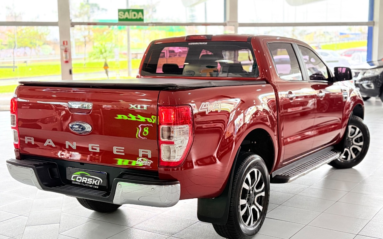 imagem-https://www.socarrao.com.br/sc-vehicle-images-prod/3757362/1789061558131-NzM0MmJiOTMtYjYzNC00NmJmLTk5YzktMzM1YWI4YjhmNjg0LmpwZWc.jpeg