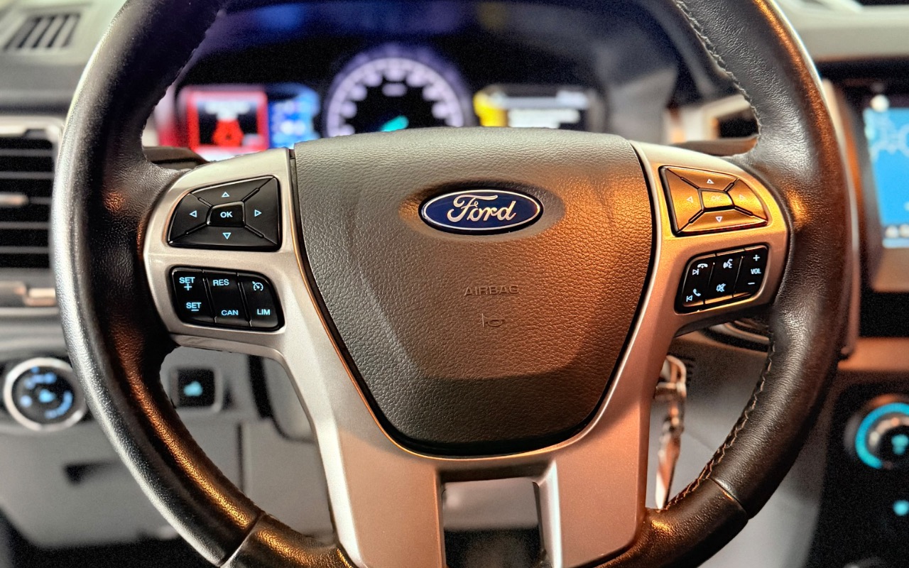 imagem-https://www.socarrao.com.br/sc-vehicle-images-prod/3757362/1789061558851-NDAzMTU0N2YtODRhZi00ZjhmLTk3NmItZGU1ZWU4ZTRlMmRkLmpwZWc.jpeg