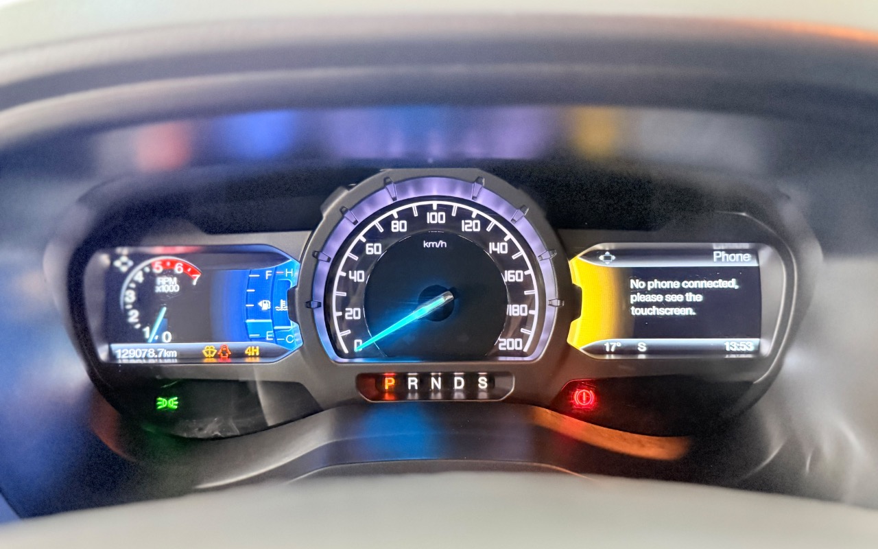 imagem-https://www.socarrao.com.br/sc-vehicle-images-prod/3757362/1789061559120-OGI2YjdlYjItZjE3MS00ZTZiLTliZWQtMTk5ZmIzMmYxOWU5LmpwZWc.jpeg
