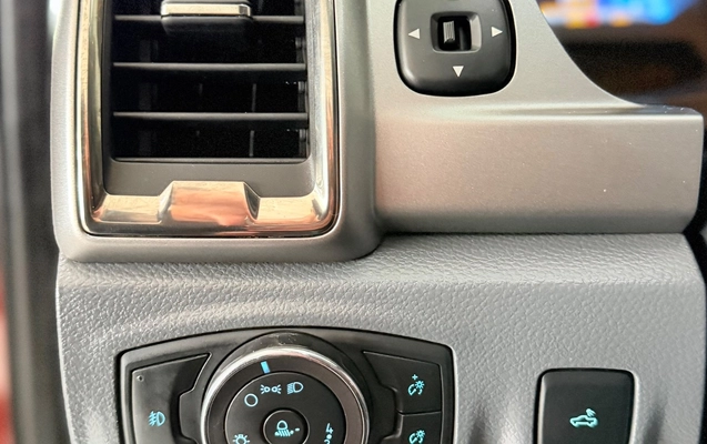 imagem-https://www.socarrao.com.br/sc-vehicle-images-prod/3757362/1789061559478-MjJkNmRiMzYtODM3Ny00NmE0LTk1ZWYtZmRjNDVkOGE5ZWQ4LmpwZWc.jpeg