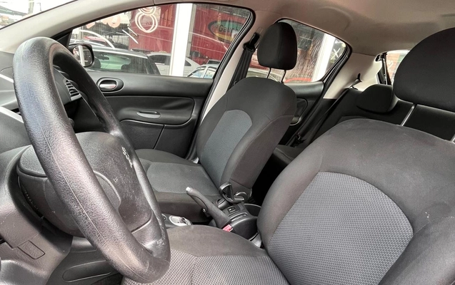 imagem-https://www.socarrao.com.br/sc-vehicle-images-prod/3757365/1789738329983-NTUxZTEzMjEtOGE3Yi00M2RlLWFhYzgtYzYwNmY4YjI2MGIzLmpwZw.jpg