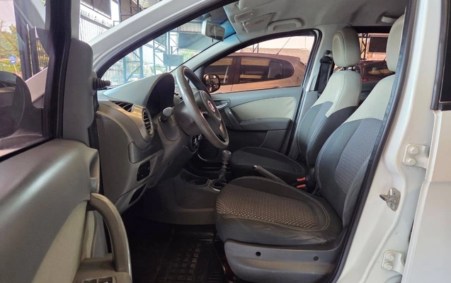 imagem-https://www.socarrao.com.br/sc-vehicle-images-prod/3757374/1789061796264-d931f93cd70e4e97a4a8e2b7303711a9_1788961385934.jpg