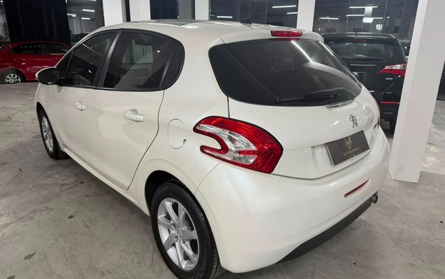 imagem-https://www.socarrao.com.br/sc-vehicle-images-prod/3757437/1789061949632-ZTBkYjQ0YjYtZDY2My00MzlkLTk0NzQtMDk4YjgwMGEyOTJlLmpwZw.jpg
