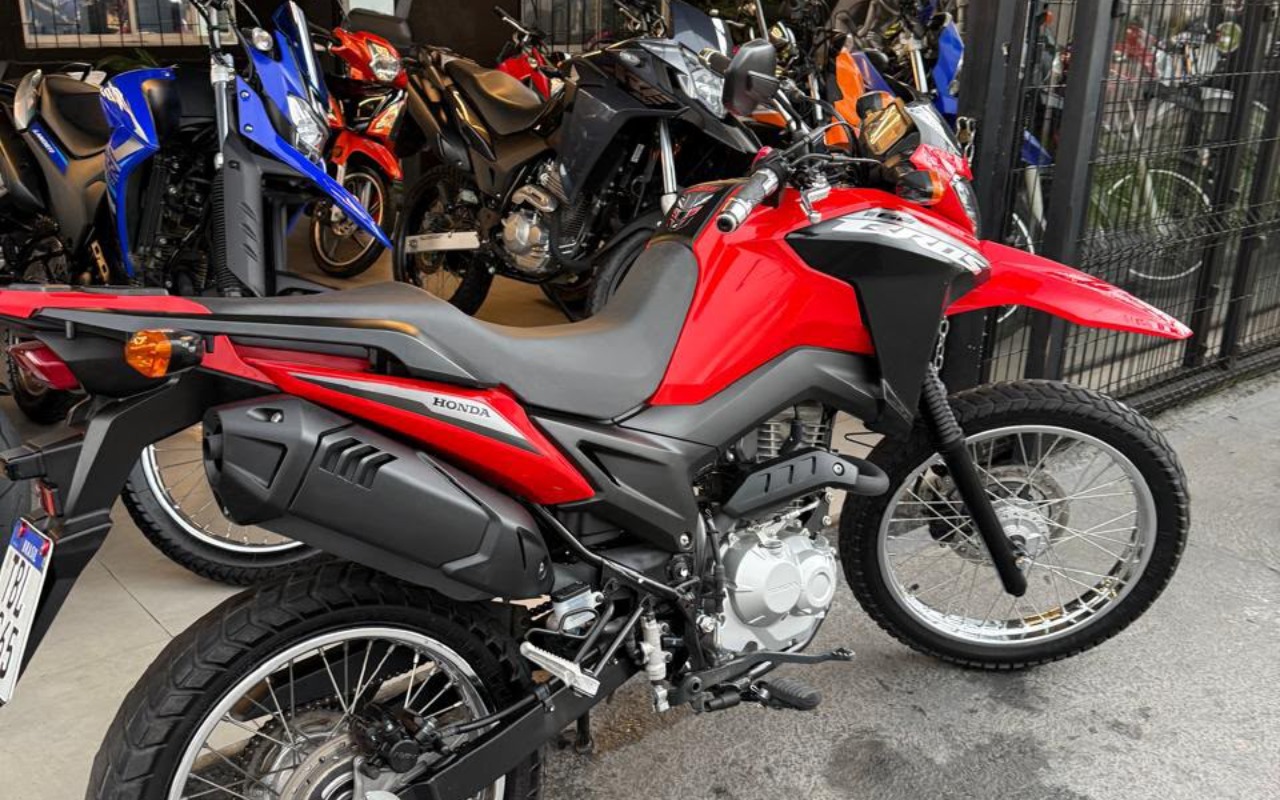 imagem-https://www.socarrao.com.br/sc-vehicle-images-prod/3757447/1789061958715-V2hhdHNBcHAgSW1hZ2UgMjAyNi0wOS0xMCBhdCAxNC4xNC40NyAoMSkuanBlZw.jpeg