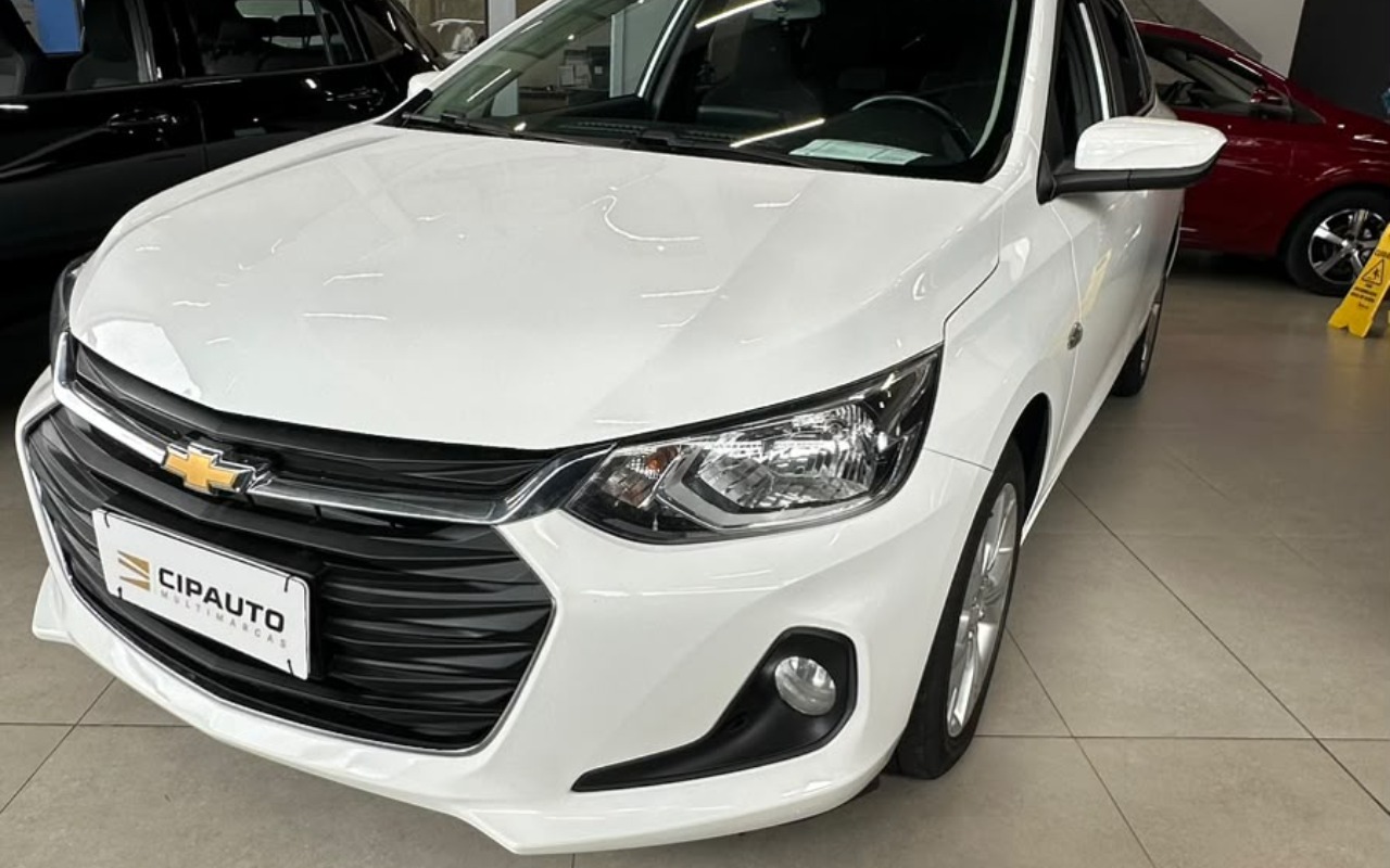 Chevrolet Onix 2023 Branco — foto 1 de 3