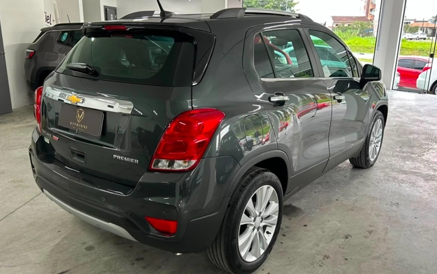 imagem-https://www.socarrao.com.br/sc-vehicle-images-prod/3757896/1789063026337-NTIzOGNlNjYtZGQ4ZC00MWQ1LTk2ZDctMTlmZDUxMGI4MjUyLmpwZw.jpg