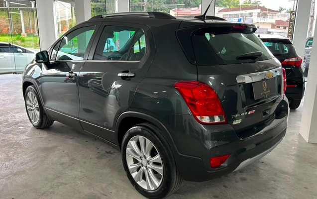 imagem-https://www.socarrao.com.br/sc-vehicle-images-prod/3757896/1789063026454-YTJkNDdhOWQtMjU2NS00M2I0LWE5OTktMTRiMzE3ZDdlYjc1LmpwZw.jpg