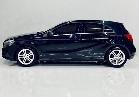 Mercedes-Benz A-200 1.6 TB/Flex Aut. 2015 Preto — foto 1 de 3