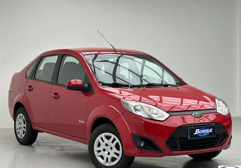 Ford Fiesta Sed. 1.6 8V Flex 4p 2013 Vermelho — foto 1 de 3