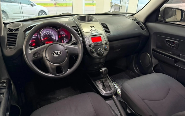 imagem-https://www.socarrao.com.br/sc-vehicle-images-prod/3758100/1789063688218-ZjAxYTA3MDctYWFiYi00NzM2LWIyZTAtNWQ5MGQ5YjczNDAzLmpwZw.jpg