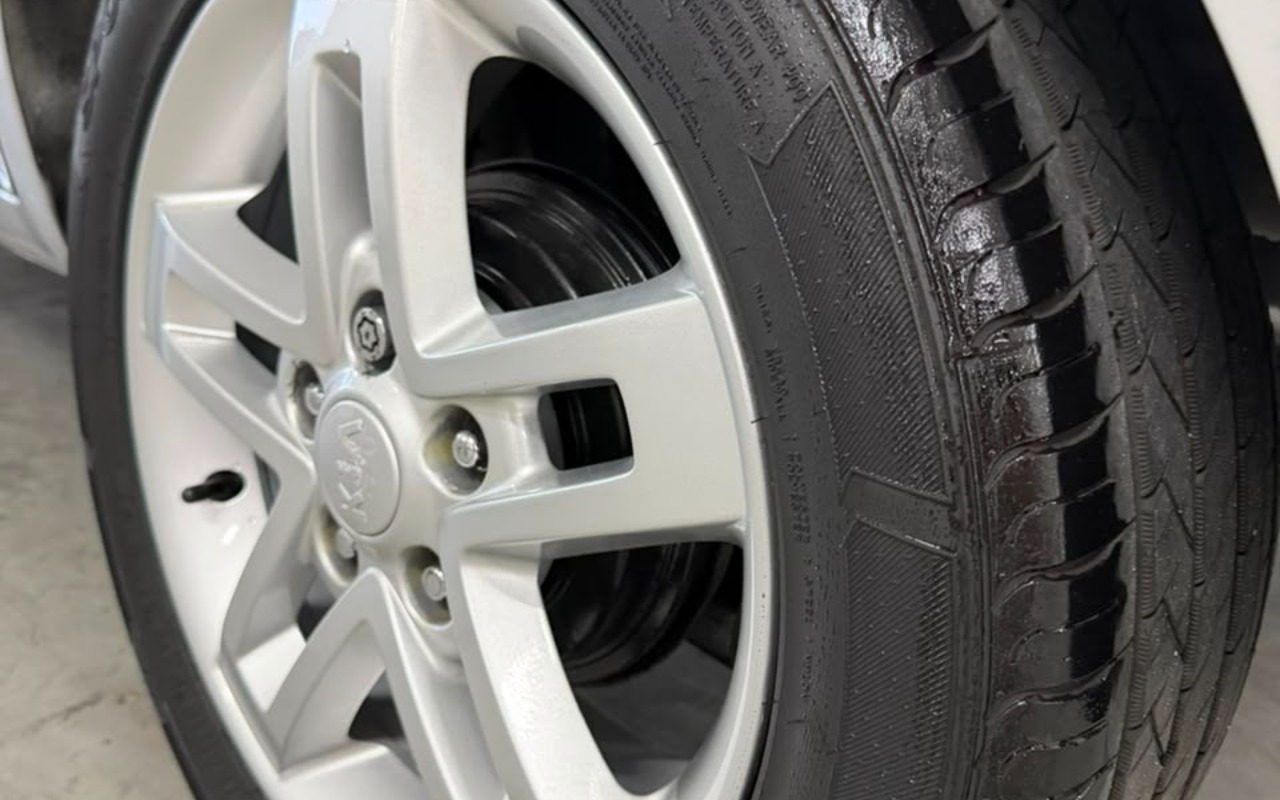 imagem-https://www.socarrao.com.br/sc-vehicle-images-prod/3758100/1789063688365-ODRkNzYyYmYtZGZiMi00OWYzLThmOWQtYWY2NTQ5OWExYWM2LmpwZw.jpg