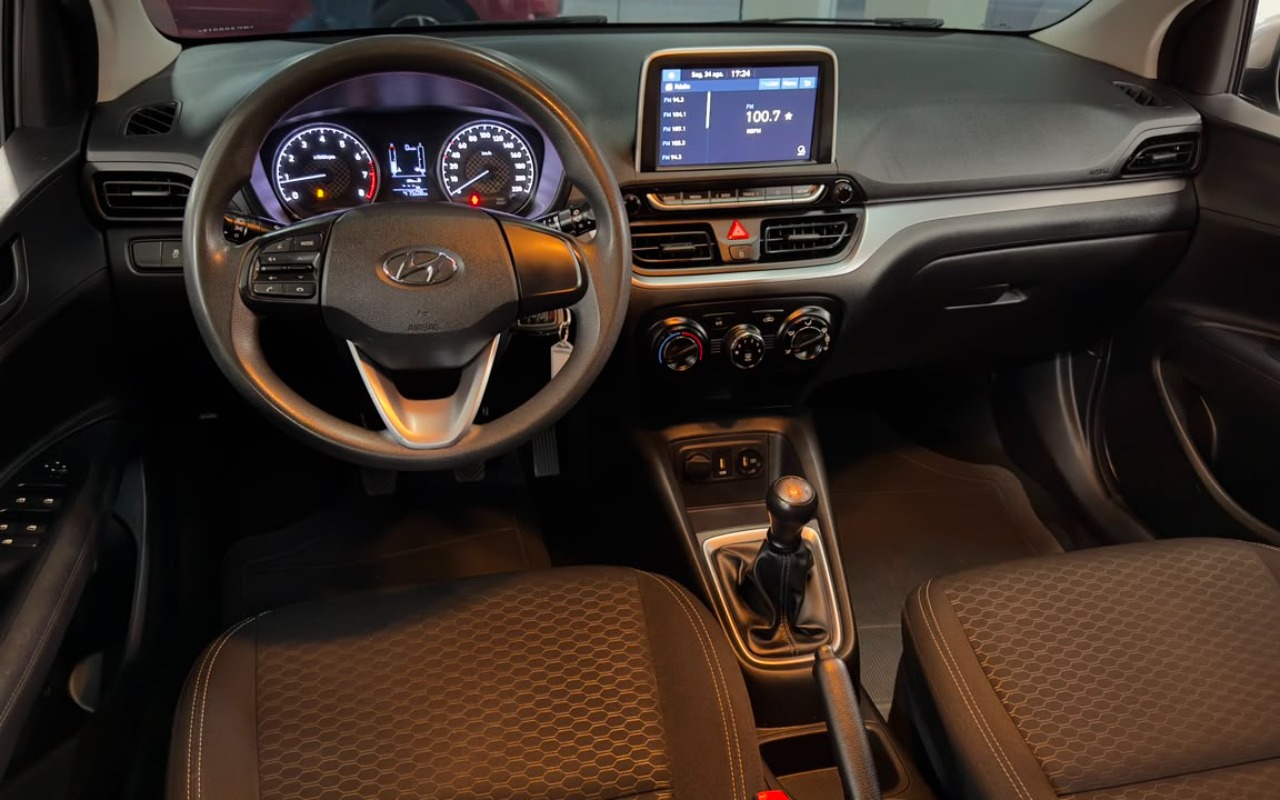 imagem-https://www.socarrao.com.br/sc-vehicle-images-prod/3758110/1789063879578-ZThlMTNmNGMtOTUzZC00YzE3LWI3YTYtZDRiZTNkZDg5OGZmLmpwZw.jpg