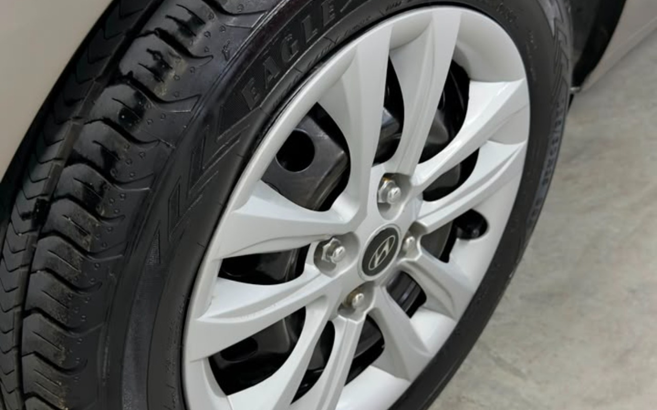 imagem-https://www.socarrao.com.br/sc-vehicle-images-prod/3758110/1789063879687-ZjIzMjdlOTYtZjM4ZS00Y2U2LTlhNjMtM2ZmZmJkMDFkODBkLmpwZw.jpg