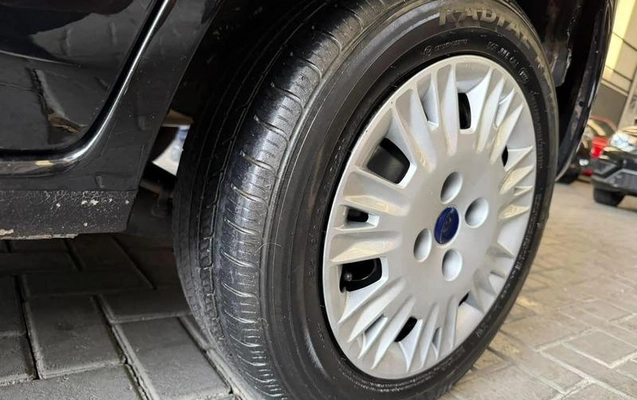 imagem-https://www.socarrao.com.br/sc-vehicle-images-prod/3758129/1789071199355-8464717_14_B_d50c742f08.jpeg