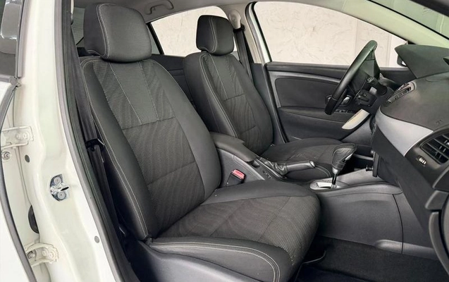 imagem-https://www.socarrao.com.br/sc-vehicle-images-prod/3758131/1789063966404-8378286_4_B_b692d46e97.jpeg