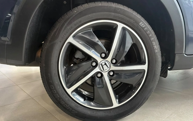 imagem-https://www.socarrao.com.br/sc-vehicle-images-prod/3758146/1789064014026-YWZiNWEzZjctNzVlMi00NDMyLTgwOGUtOTlhNWE1ZGUwMTdmLmpwZw.jpg