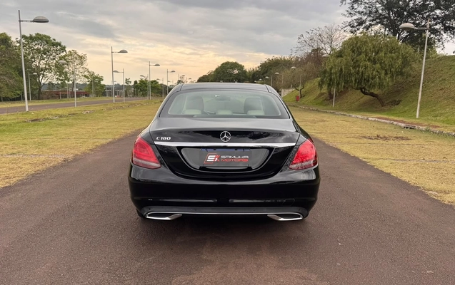 imagem-https://www.socarrao.com.br/sc-vehicle-images-prod/3758334/1789064381933-V2hhdHNBcHAgSW1hZ2UgMjAyNi0wOS0xMCBhdCAxNS4xMS40MCAoMykuanBlZw.jpeg