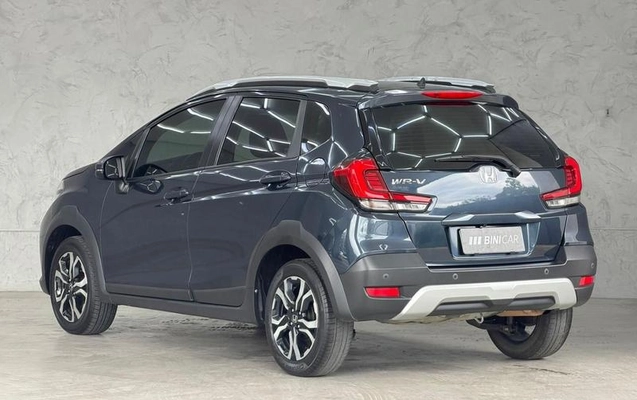imagem-https://www.socarrao.com.br/sc-vehicle-images-prod/3758416/1789064634217-8358049_4_B_9f975bb9e8.jpeg
