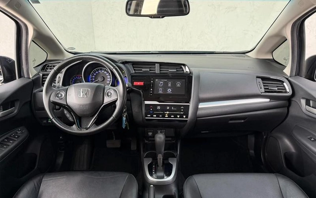 imagem-https://www.socarrao.com.br/sc-vehicle-images-prod/3758416/1789064634219-8358049_2_B_1eeee3b021.jpeg