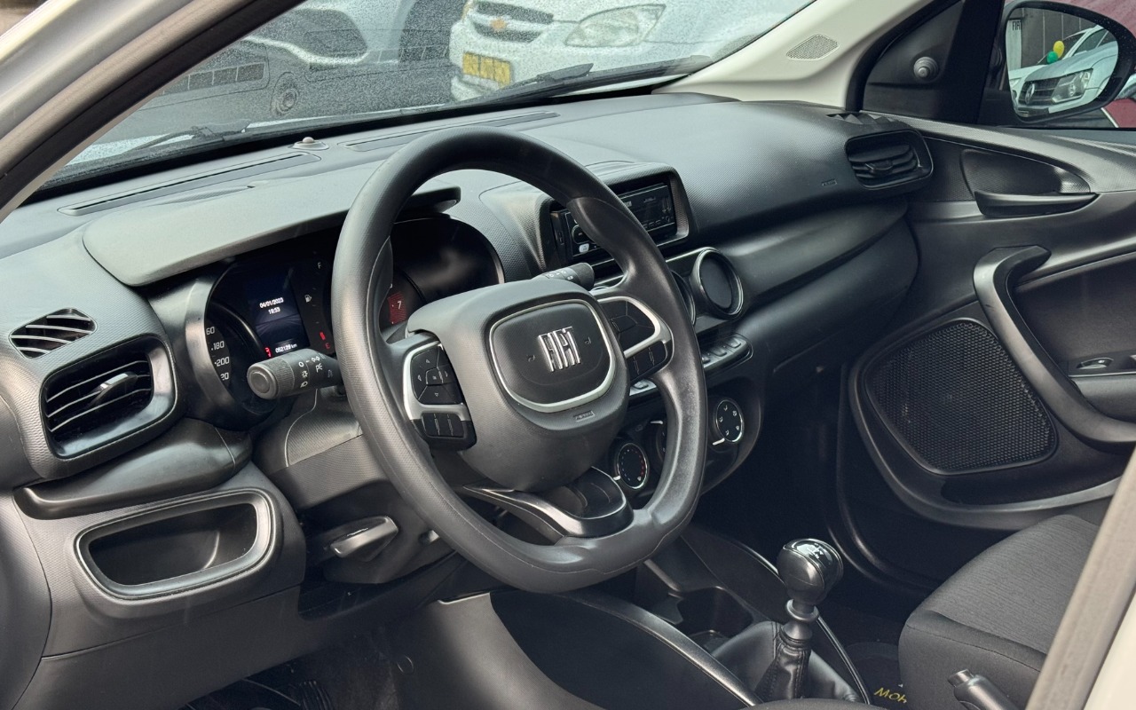imagem-https://www.socarrao.com.br/sc-vehicle-images-prod/3758417/1789064646560-SU1HXzM1NjguanBlZw.jpeg