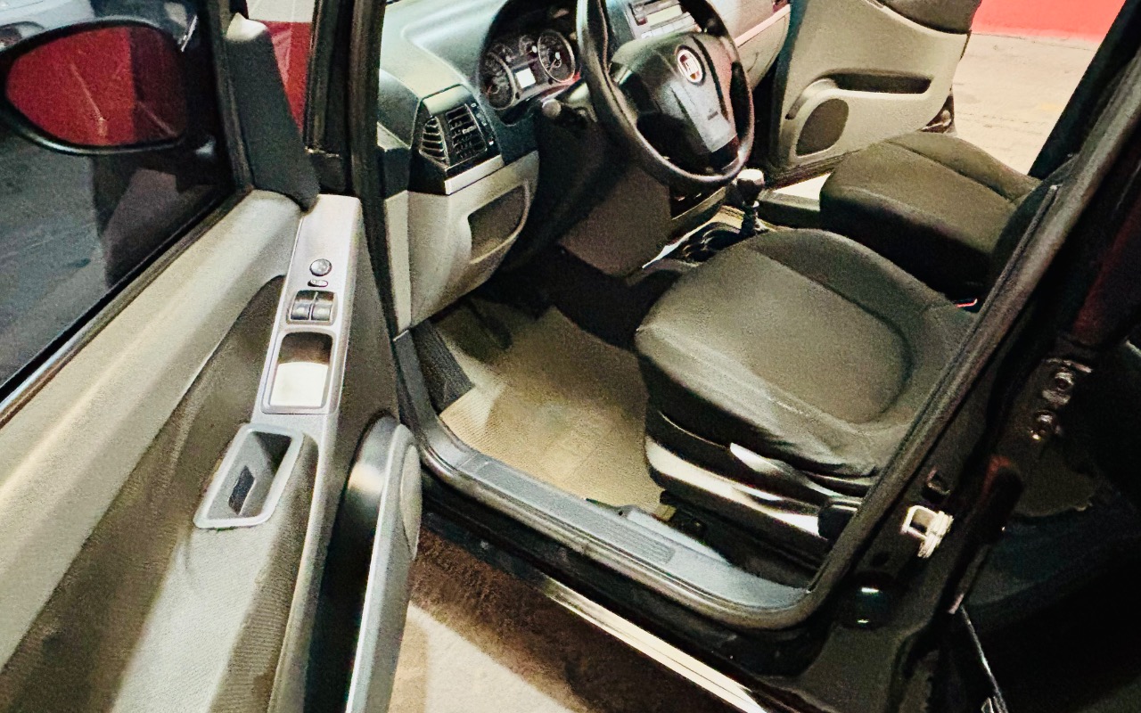 imagem-https://www.socarrao.com.br/sc-vehicle-images-prod/3758651/1789065231787-SU1HXzczMTguanBlZw.jpeg
