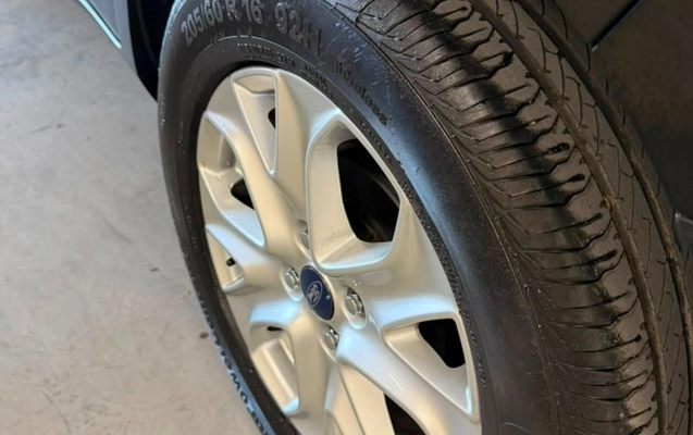 imagem-https://www.socarrao.com.br/sc-vehicle-images-prod/3758665/1789065257989-YzkwYTJiMzktMWFmZS00ZjIwLWI2MzEtNTExZDMxMjMyNzMzLmpwZw.jpg