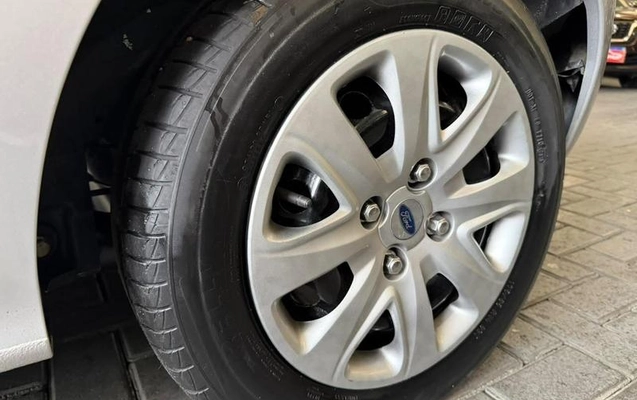 imagem-https://www.socarrao.com.br/sc-vehicle-images-prod/3758668/1789071214997-8464889_13_B_02f4a26bdb.jpeg