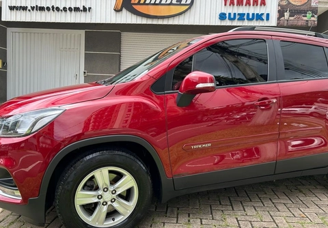 Chevrolet Tracker 2018 Vermelho — foto 1 de 3