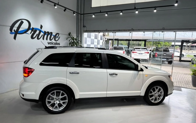 imagem-https://www.socarrao.com.br/sc-vehicle-images-prod/3758867/1789065959346-10_034510.jpg
