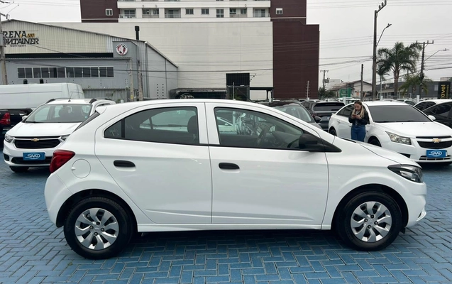 imagem-https://www.socarrao.com.br/sc-vehicle-images-prod/3759016/1789498586994-7311305ffbe7444aabec21e218cbd584_1789066215751.jpg