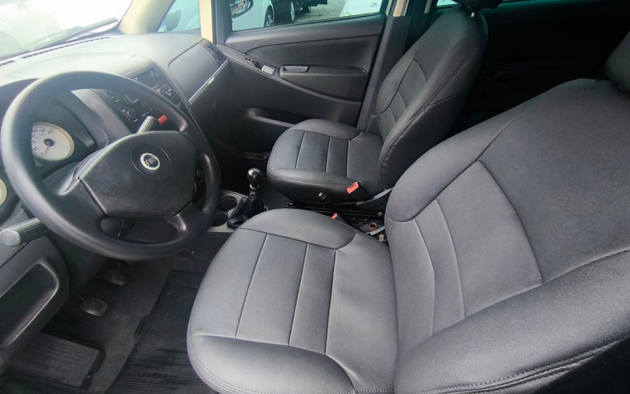 imagem-https://www.socarrao.com.br/sc-vehicle-images-prod/3759189/1790283568433-SU1HXzIwMjYwOTIzXzE2NDMxMSAoQ29weSkuanBn.jpg