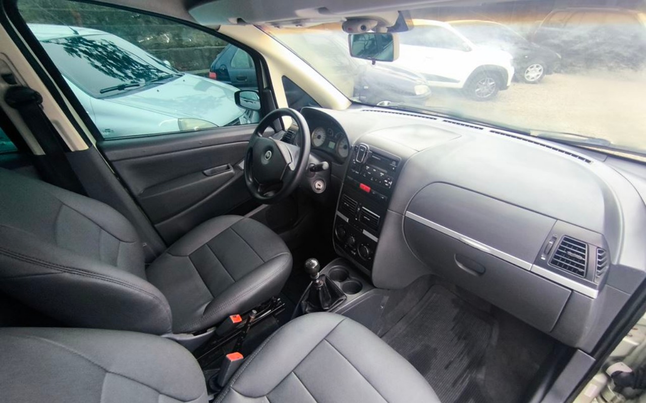 imagem-https://www.socarrao.com.br/sc-vehicle-images-prod/3759189/1790283568843-SU1HXzIwMjYwOTIzXzE2NDQxMyAoQ29weSkuanBn.jpg